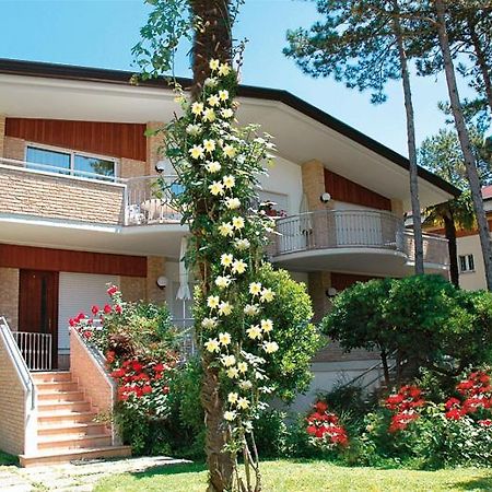 Villa Anny Lignano Sabbiadoro Exteriör bild