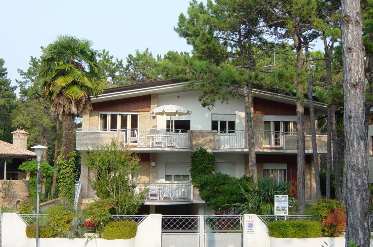 Villa Anny Lignano Sabbiadoro Exteriör bild